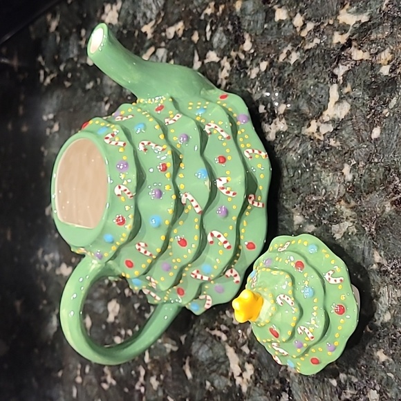 🎄 Mesa Home Christmas Tree Teapot - Picture 4 of 6